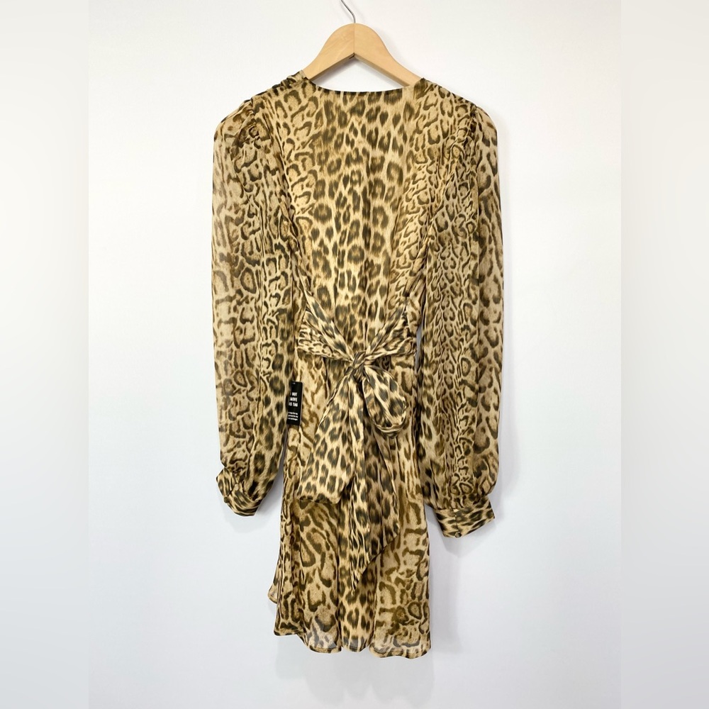 NWT-Express Cheetah V neck Cinch waist tie back Dress SM - Picture 3 of 12
